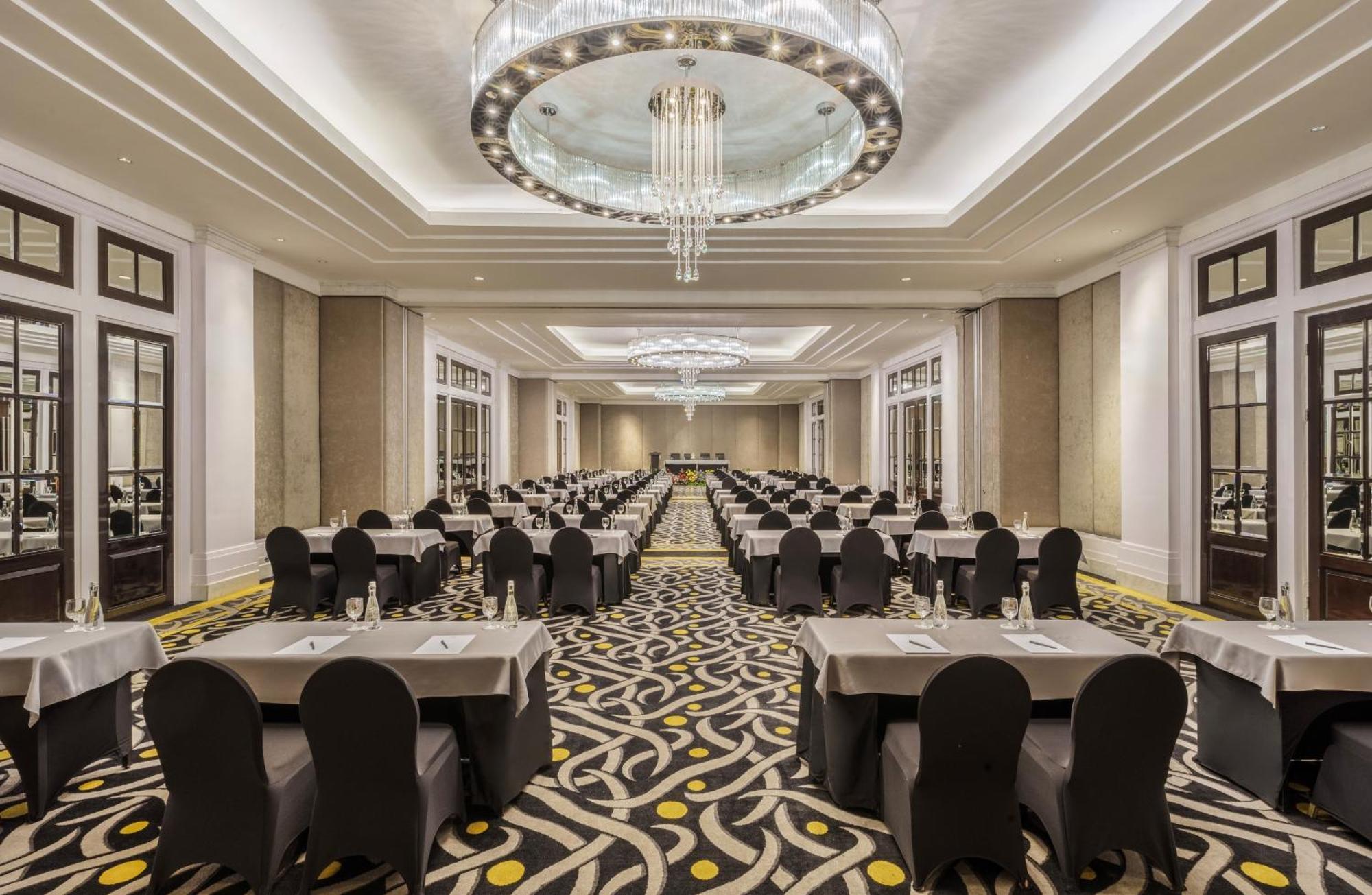 Hotel Ciputra World Surabaya Managed By Swiss-Belhotel International Екстериор снимка