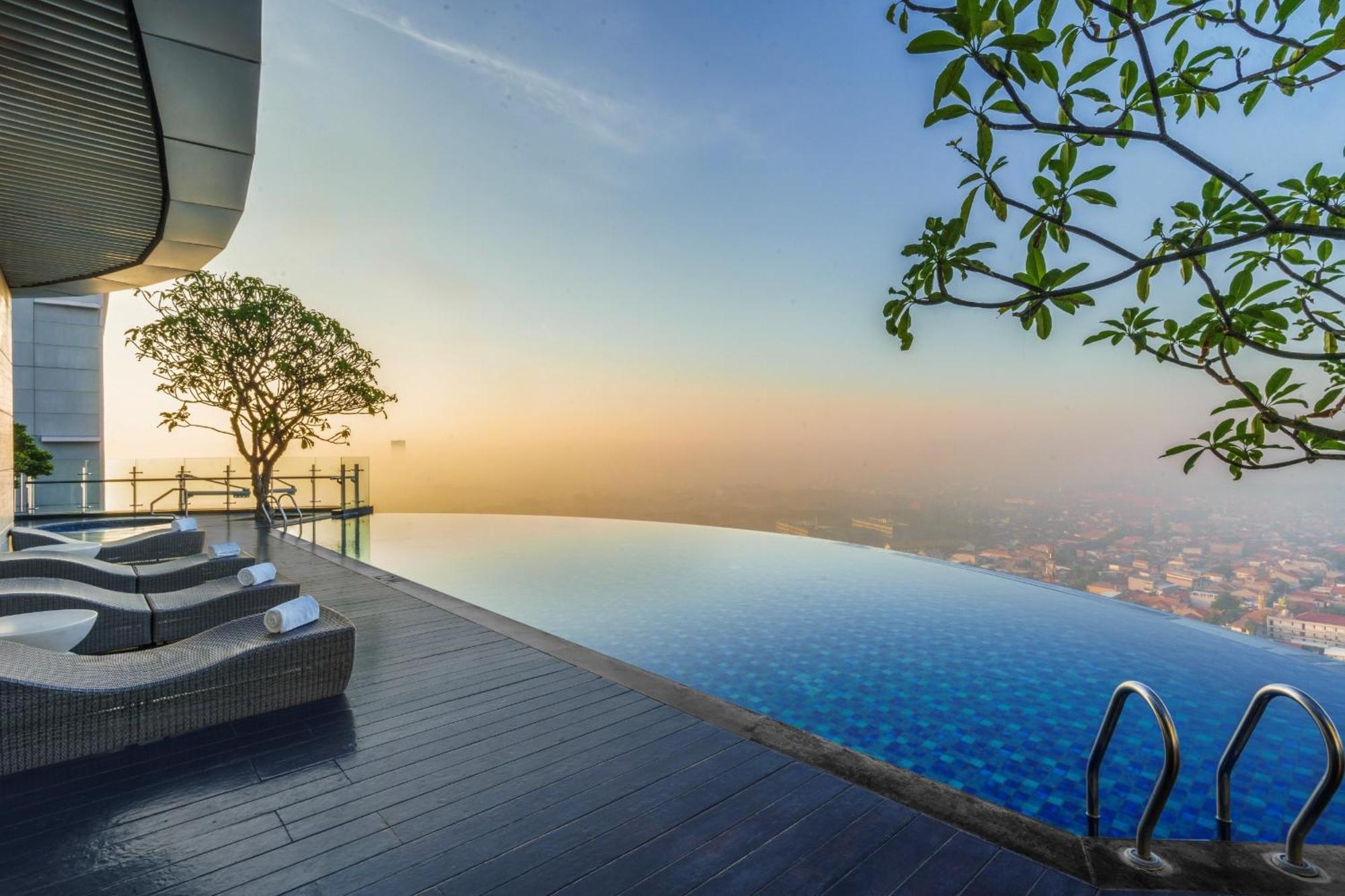 Hotel Ciputra World Surabaya Managed By Swiss-Belhotel International Екстериор снимка