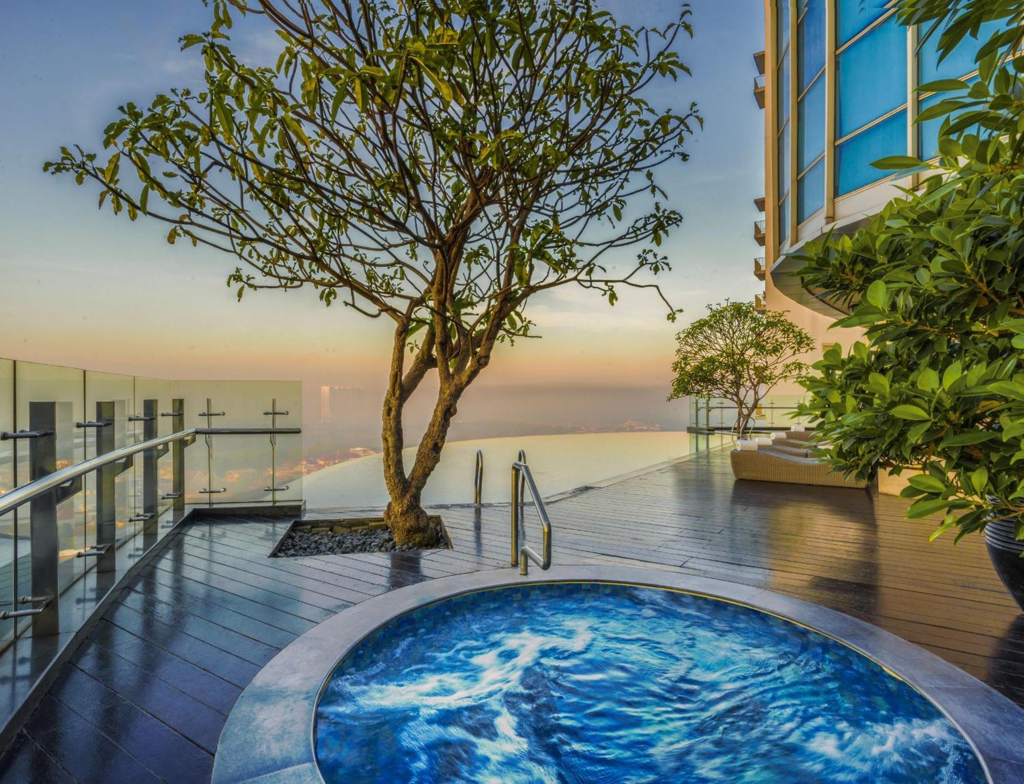 Hotel Ciputra World Surabaya Managed By Swiss-Belhotel International Екстериор снимка